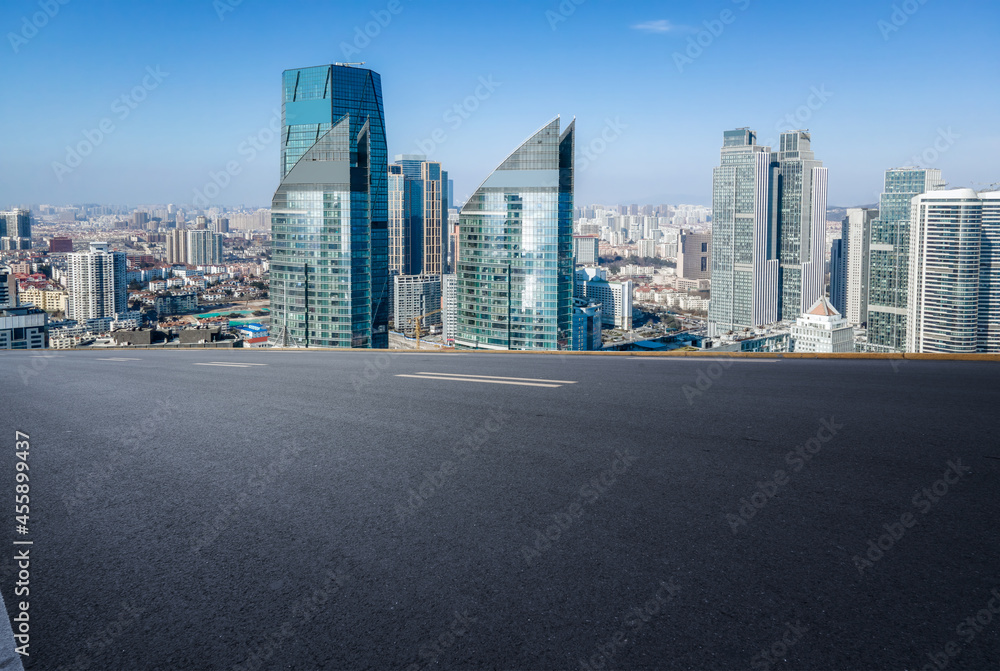 道路地面与城市建筑景观