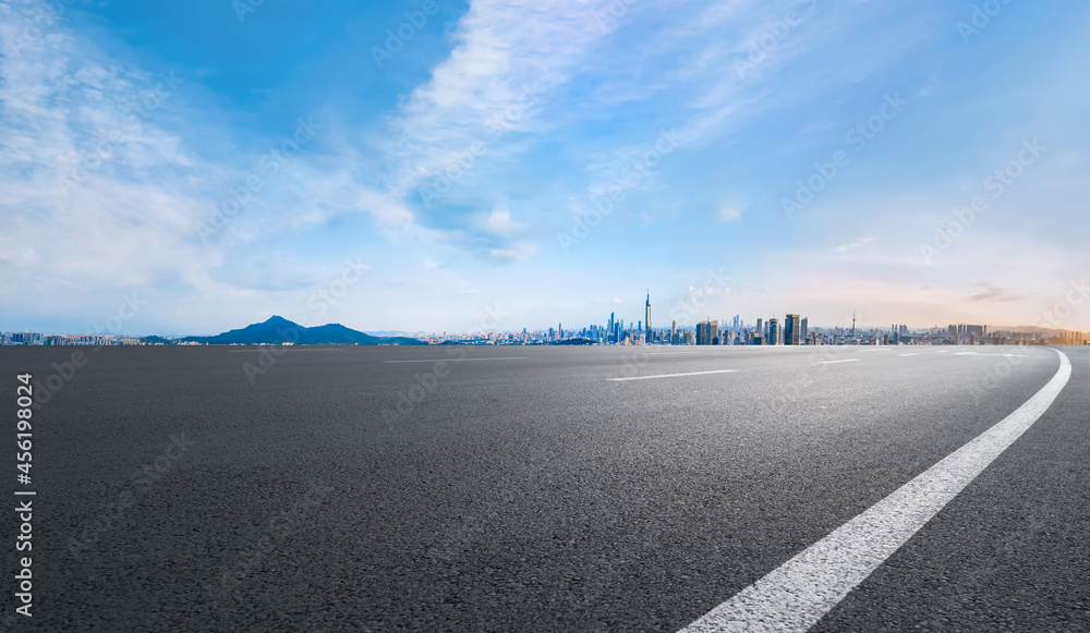 道路和城市建筑背景