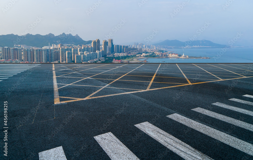 道路和城市建筑背景