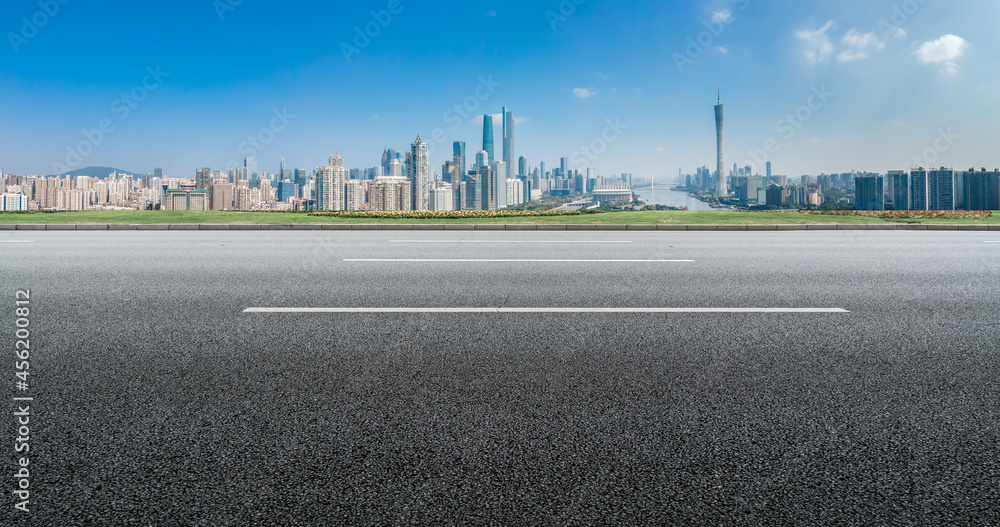 道路和城市建筑背景