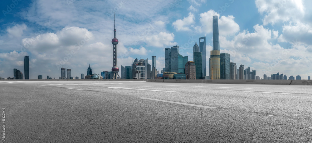 道路和城市建筑背景