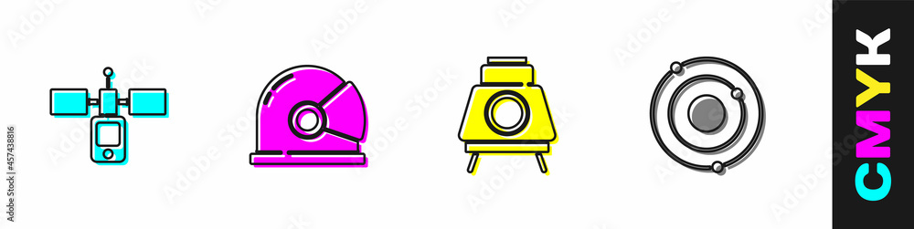 设置卫星、宇航员头盔、火星车和太阳系图标。矢量