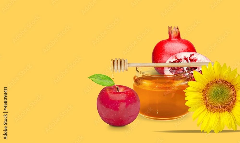 蜂蜜、石榴和苹果。桌子上的Rosh hashanah（犹太新年假期）概念