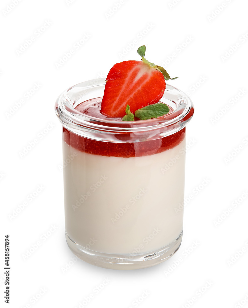 美味的自制panna cotta，白底玻璃草莓