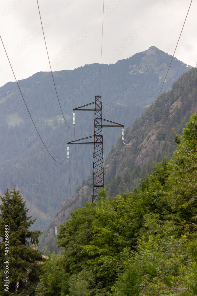 山中高压铁塔