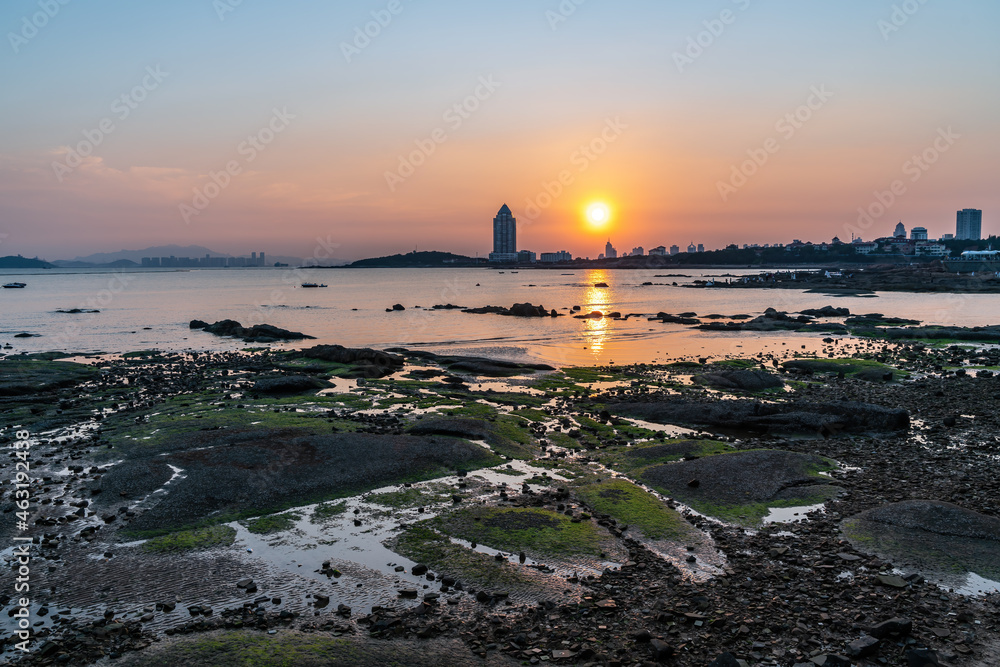 中国青岛美丽的海岸线建筑景观