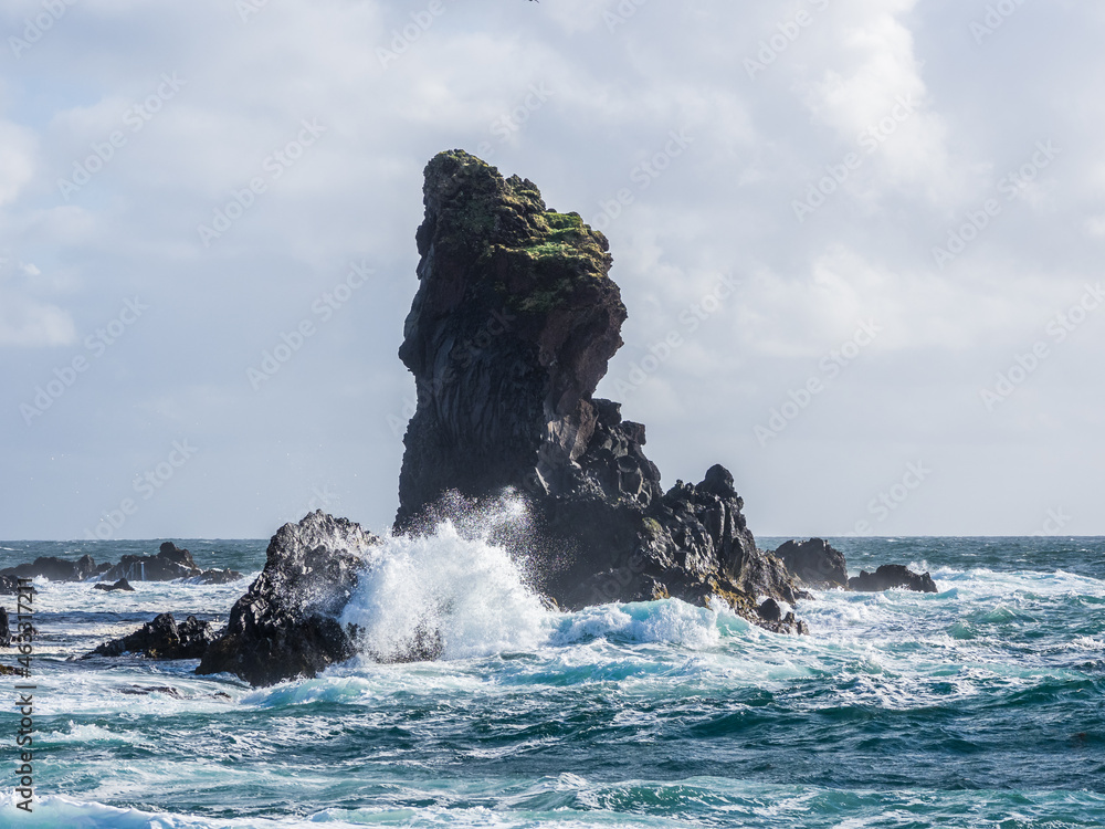 Djupolonsandur海滩的大西洋冲浪