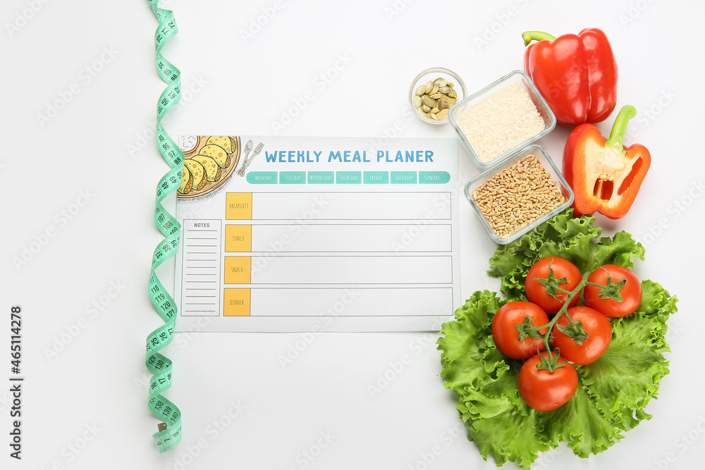 有膳食计划、健康产品和白底卷尺的作文