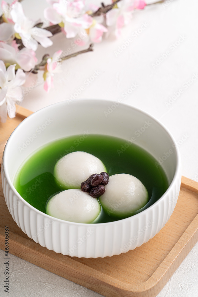 Matcha big tangyuan with red bean paste and matcha soup.