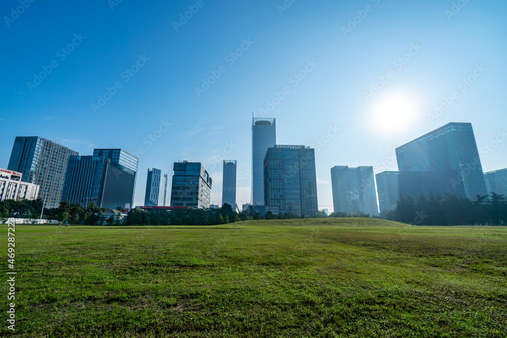 中国苏州金融区办公楼街景