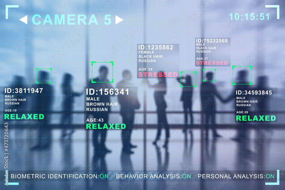 商务人士在模糊的办公室内部的创意图像，带有摄像头cctv面部识别交互