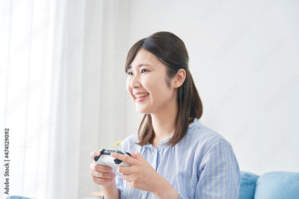 女性　テレビゲーム