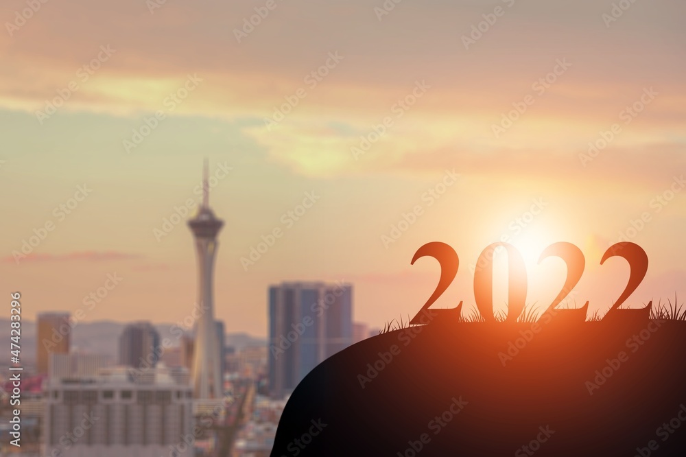 2022年新年概念。带有日落的新年贺卡。