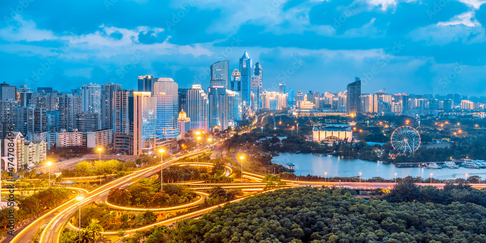 中国海南省海口市国际贸易中央商务区和滨海立交桥的高景夜景