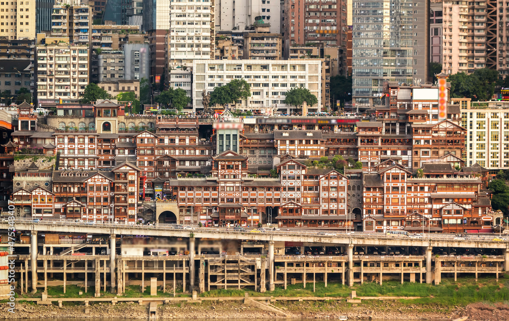 重庆，中国古典建筑：洪崖洞。