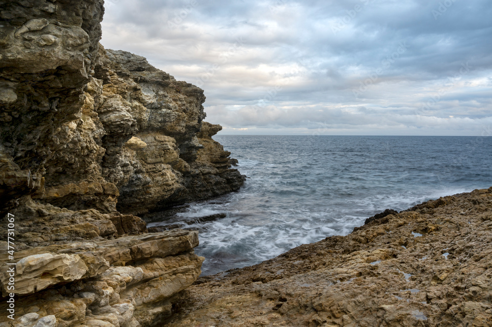 Paysage de la côte sauvage méditerranéenne de la Pointe Sainte-Hospice du cap Ferrat dans les Alpes-