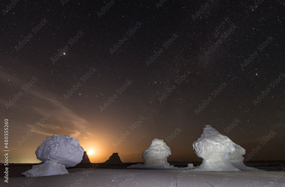 desierto blanco de noche