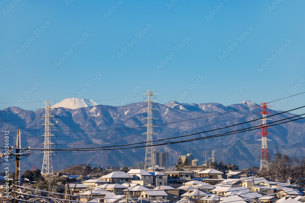 雪が降った朝の横浜郊外の街並み