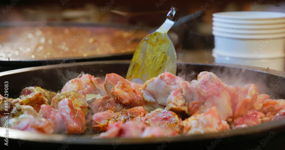 烹饪肉类特写