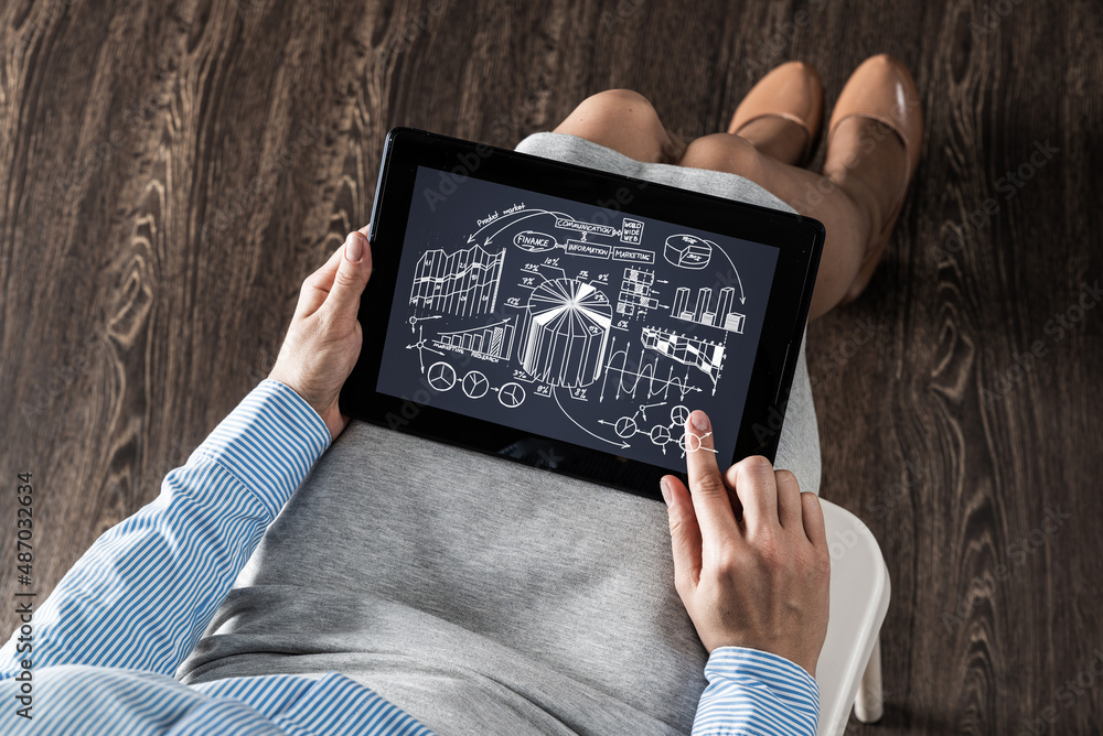 Business woman with computer tablet