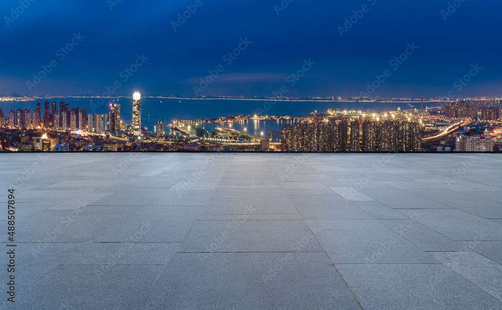 空广场与中国现代城市建筑背景