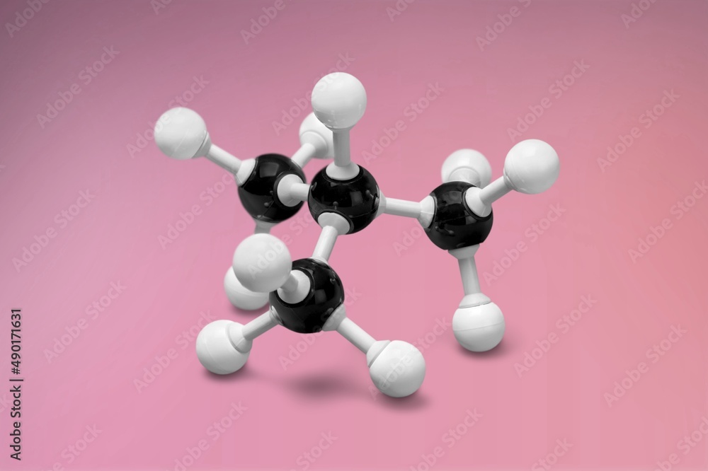 桌子上的分子原子模型照片