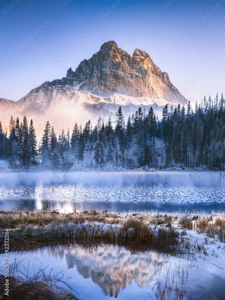 美丽的冬季风景景观和白云岩山的雪霜背景