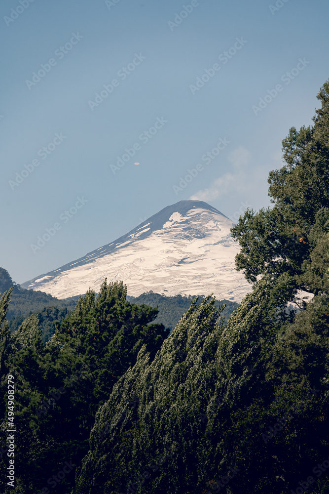 日出时的山脉景观。2022年2月19日在科金博利马里山谷拍摄的纹理