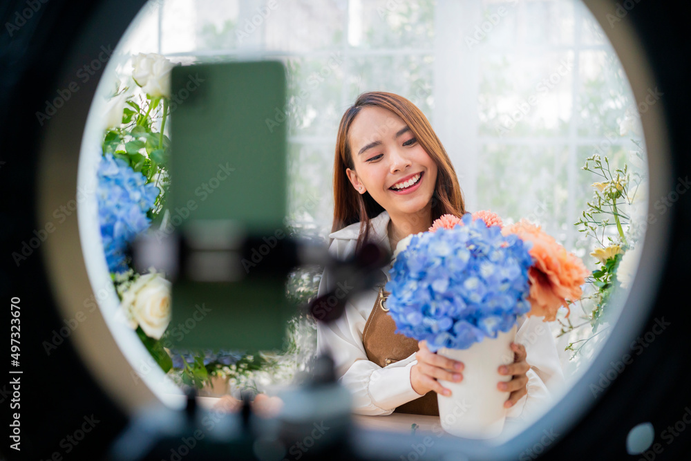 Vlog streaming broadcast flower floral arrangement online course asian florist suggest and teaching 