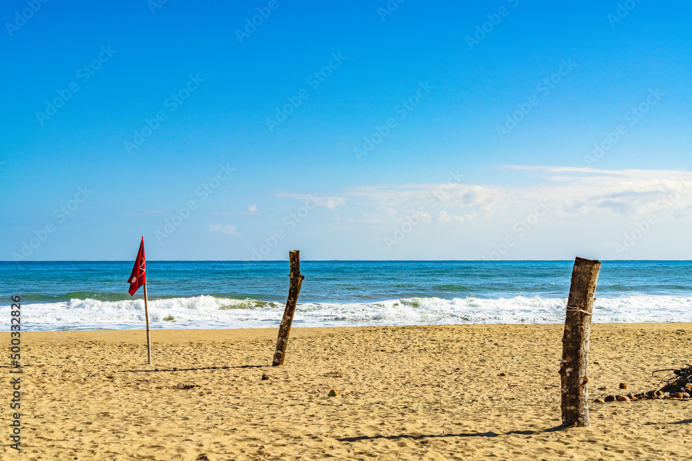 Playa Cocles，美丽的热带加勒比海海滩，波多黎各Viejo，哥斯达黎加东海岸和一个木制的s