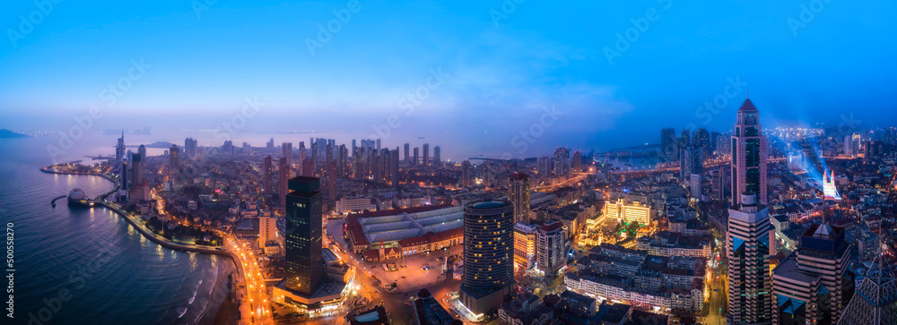 航拍青岛海岸线湾区夜景大幅面