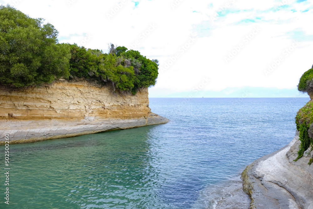 海上度假胜地风景如画的悬崖美景