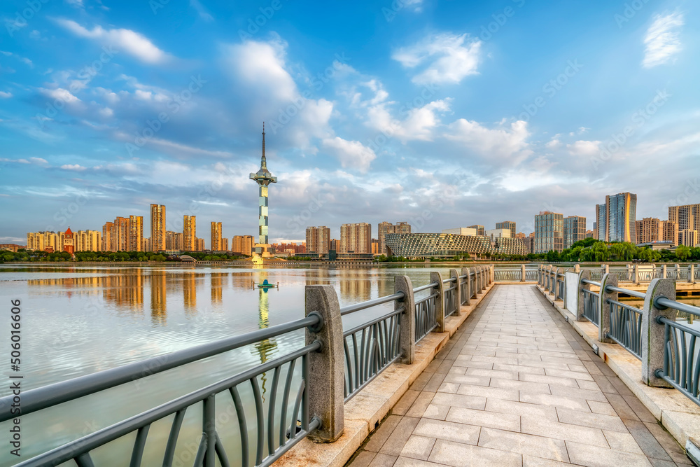 中国盐城城市景观街景