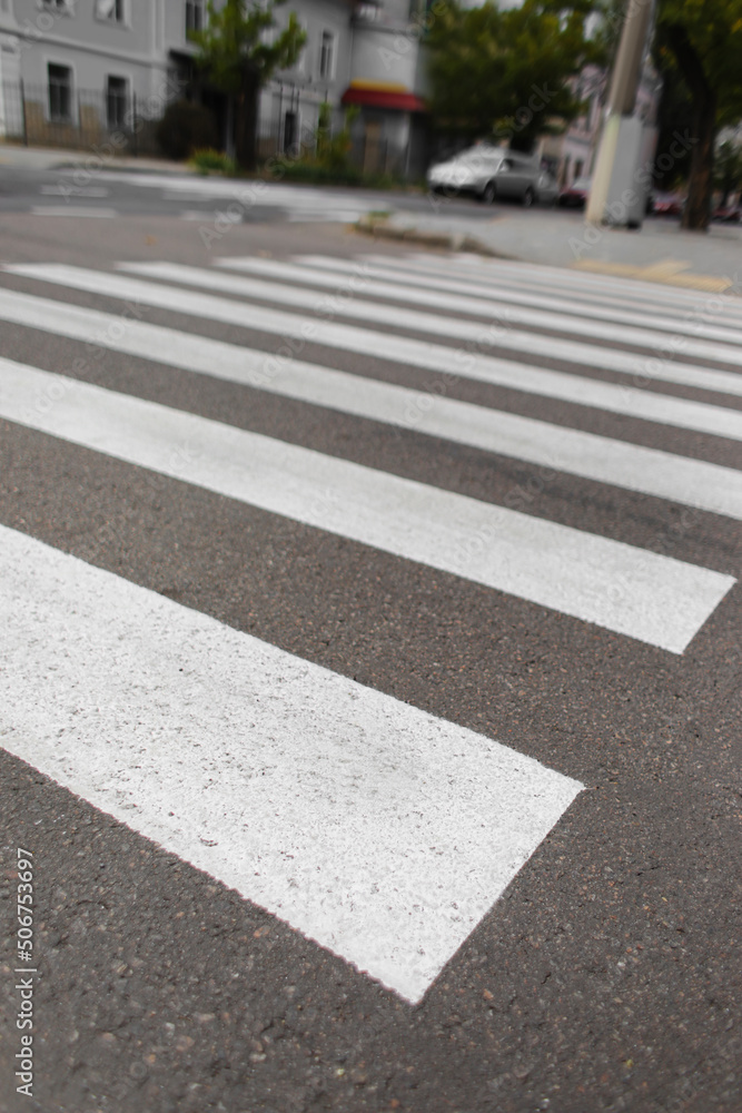 城市道路斑马人行横道