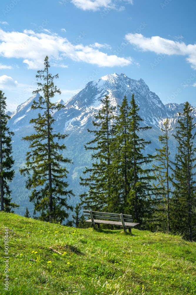 尼斯Berchtesgaden的春天，可欣赏到巴瓦尔州Ramsau的Watzmann的美景