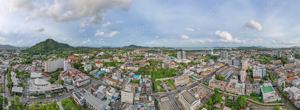 2022年5月22日至22日泰国普吉岛鸟瞰无人机摄影普吉岛普吉市高角度视图