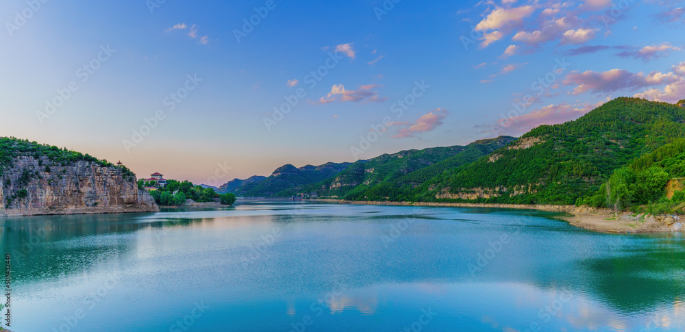 夏日山水湖景