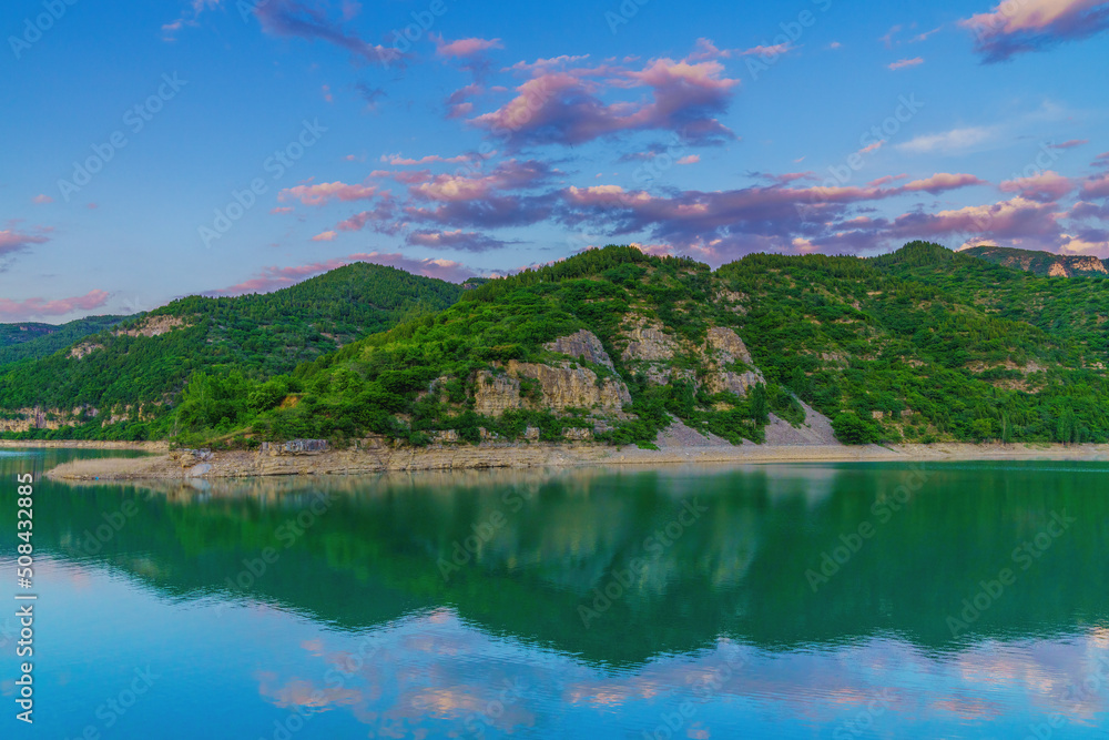 夏日山水湖景