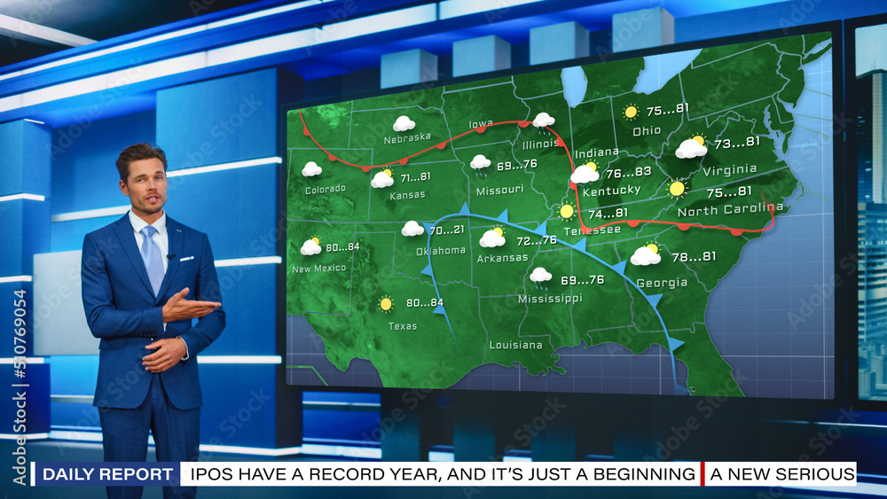 电视天气预报节目：专业电视主持人在Studi新闻室回顾天气报告