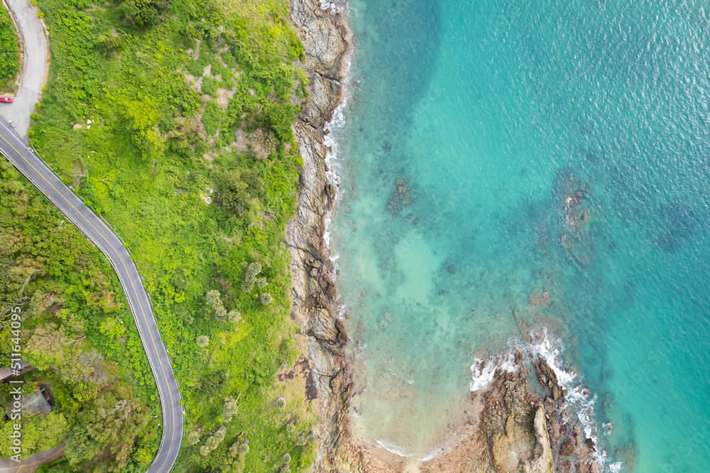 泰国普吉岛海岸曲线公路鸟瞰图美丽的海岸和开阔的大海
1583428705,ZRW徽标。ZRW字母。ZRW字体徽标设计。缩写ZRW徽标用圆圈和大写mon连接