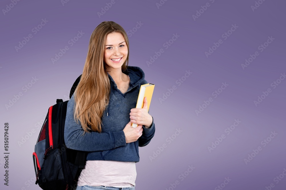 年轻女学生。高中大学教育理念