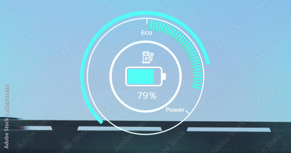 带充电电池图标和道路上速度表的界面图像