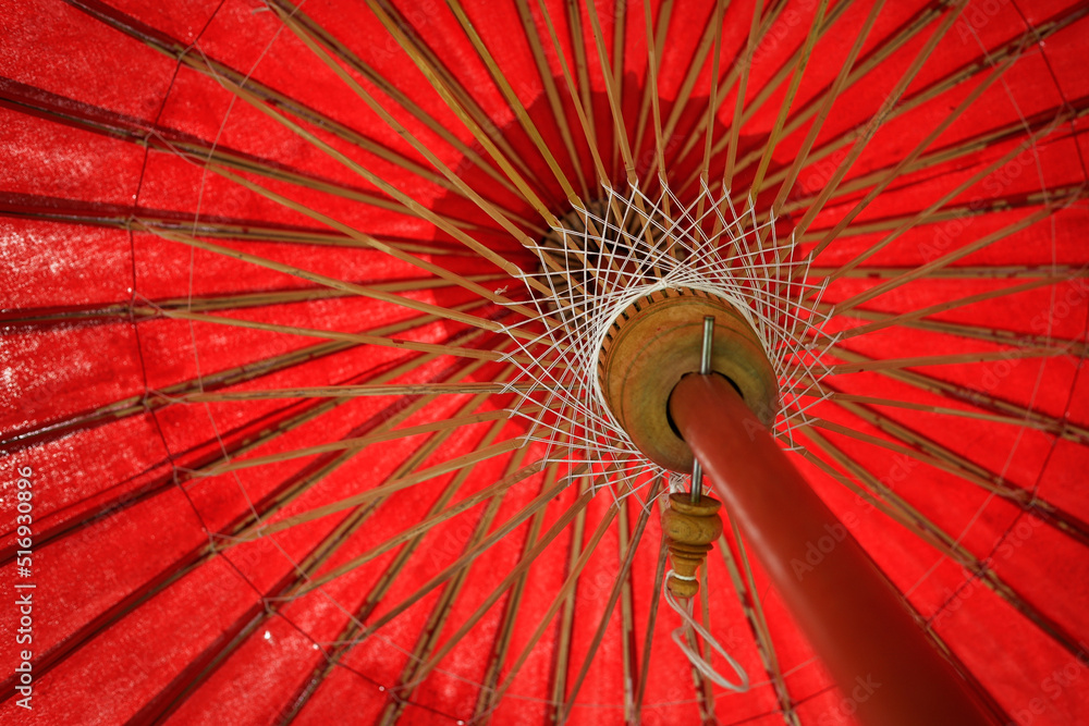 红色雨伞细节，泰国波桑制作