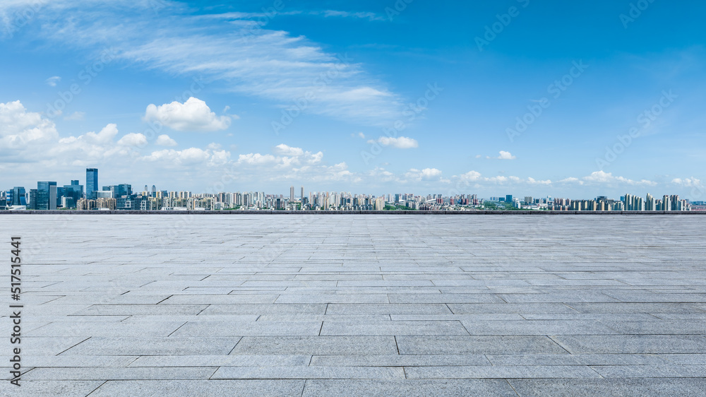 中国苏州的全景天际线和空层现代建筑。