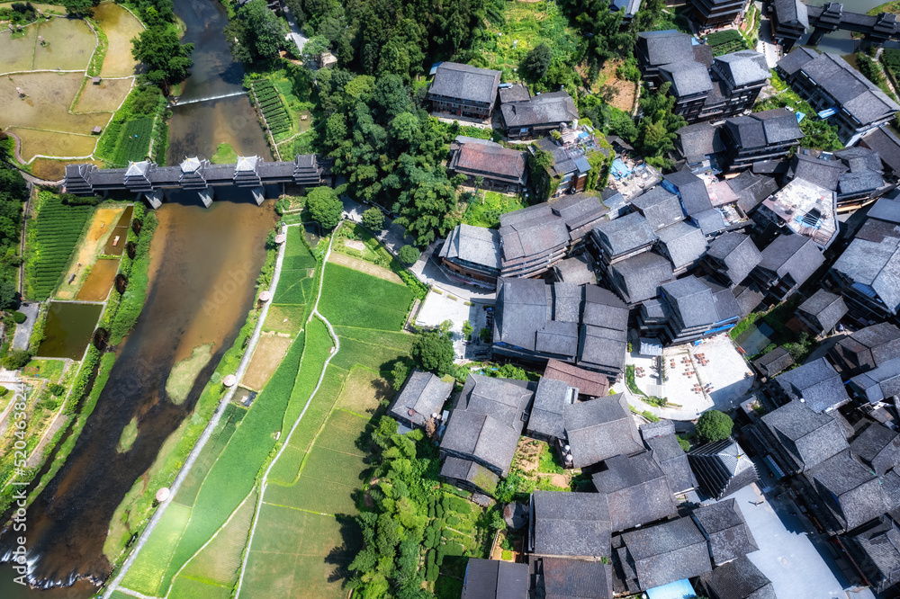 航拍刘城阳八寨古侗族民居田园风光