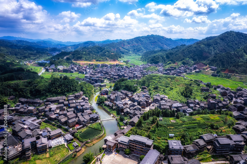 航拍刘城阳八寨古侗族民居田园风光