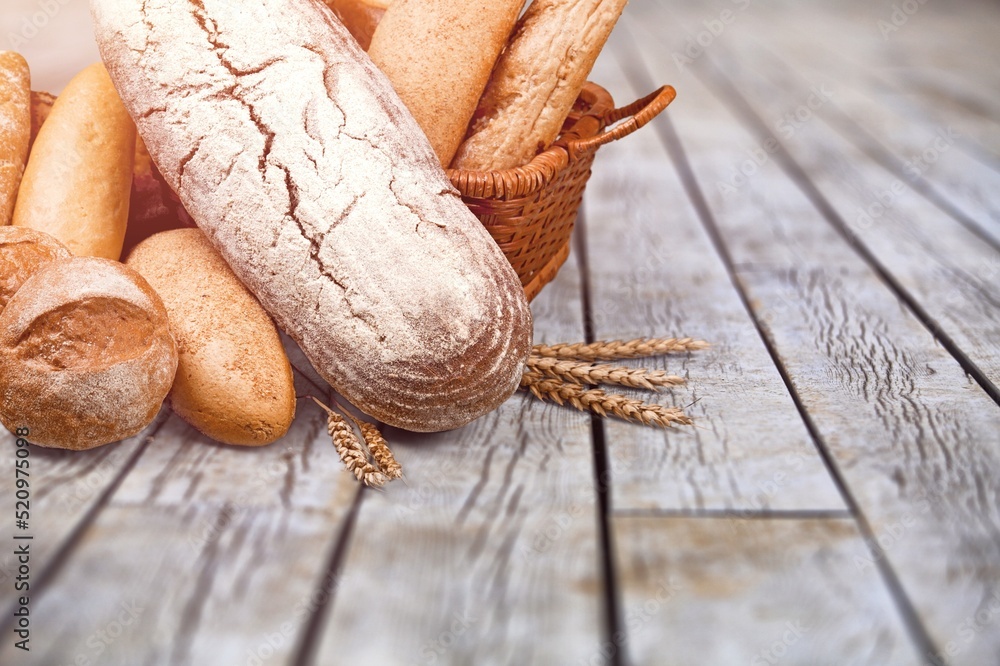 桌上的黄油Sourdough糕点，自制面包店概念