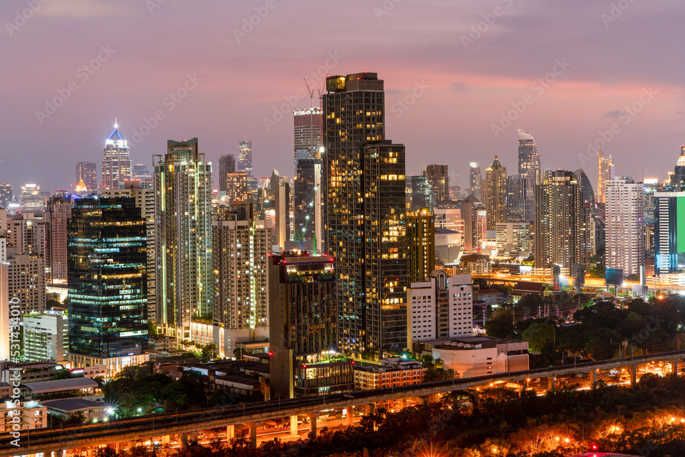 泰国曼谷的城市天际线和摩天大楼。曼谷的美景