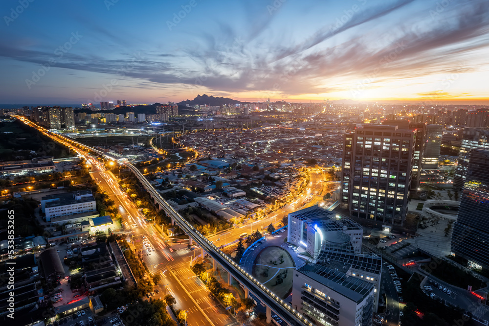 中国青岛现代城市建筑航拍夜景