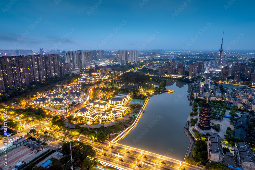 中国台州城市天际线航拍夜景